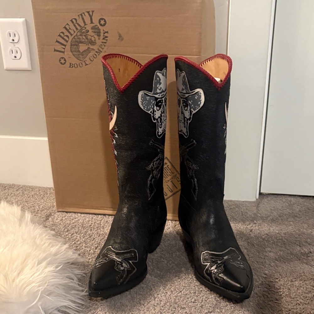 Liberty Boot Company hand made tooled, Lynard Skynard cowboy Boots. NIB.